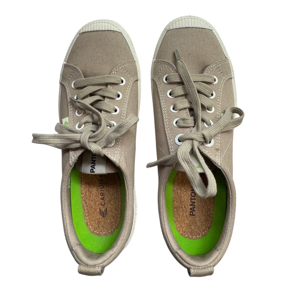 Cariuma Pantone Beige Sneakers Women’s 9 Men’s 7.5
